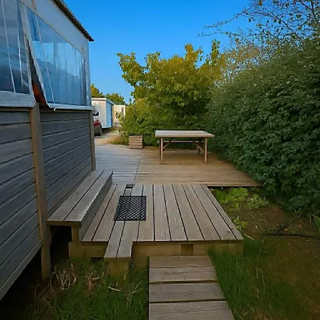 Un Coin De Paradis A Les Flots